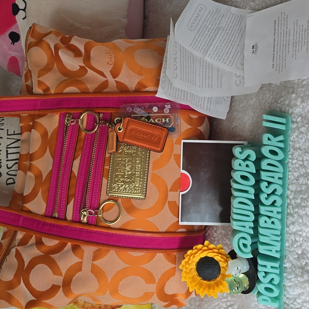 Coach Poppy Op Art Nwot Vibrant Orange Tote with Pink Highlights NWOT